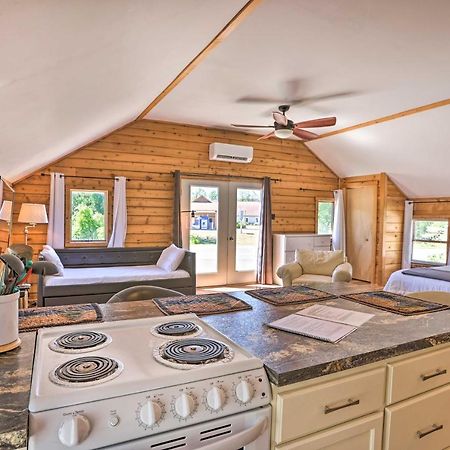 Quaint Studio With Shared Beach Walk To Suttons Bay Exterior foto