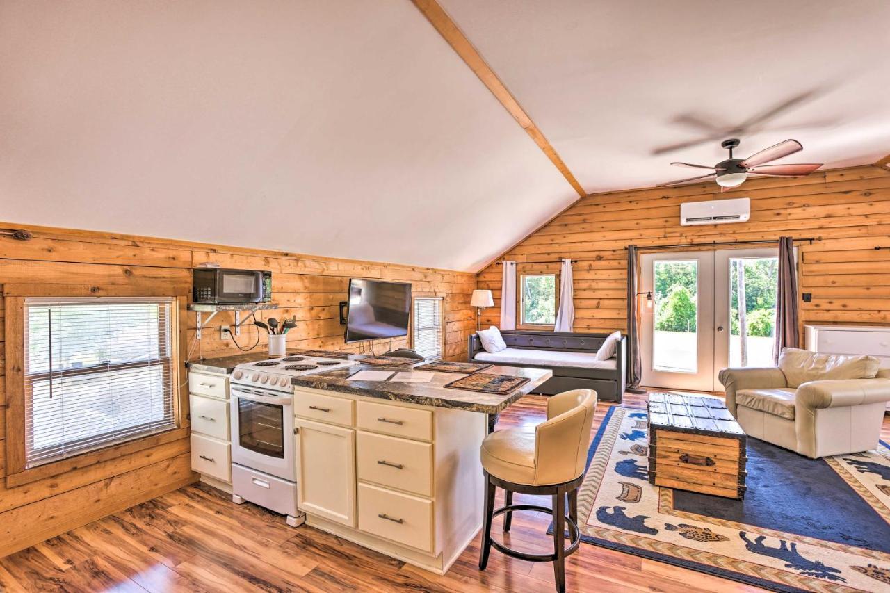 Quaint Studio With Shared Beach Walk To Suttons Bay Exterior foto