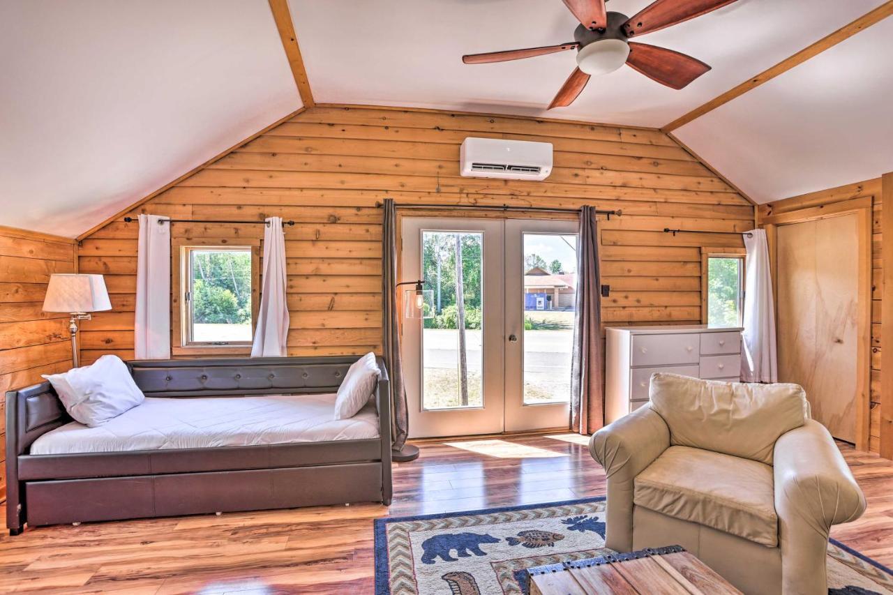 Quaint Studio With Shared Beach Walk To Suttons Bay Exterior foto