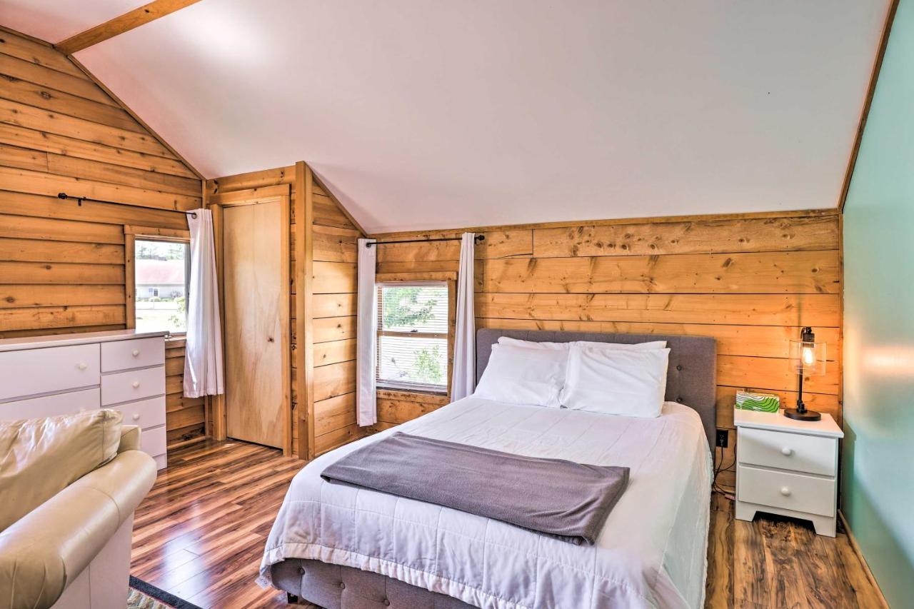 Quaint Studio With Shared Beach Walk To Suttons Bay Exterior foto