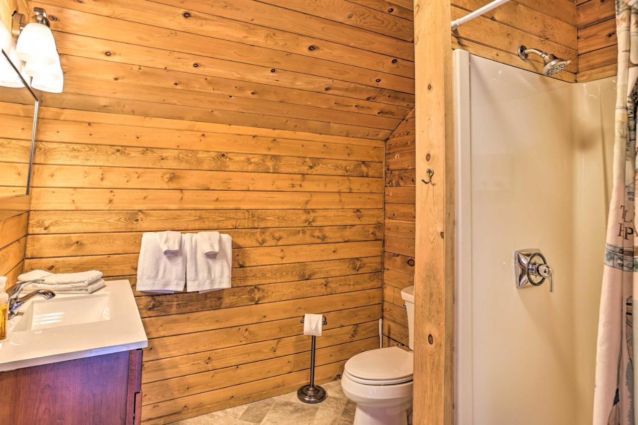 Quaint Studio With Shared Beach Walk To Suttons Bay Exterior foto