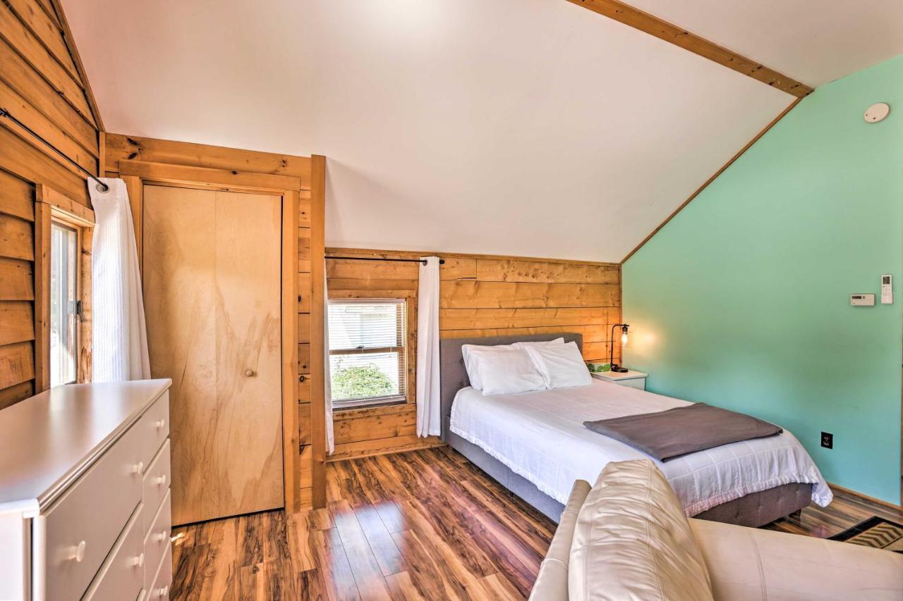 Quaint Studio With Shared Beach Walk To Suttons Bay Exterior foto