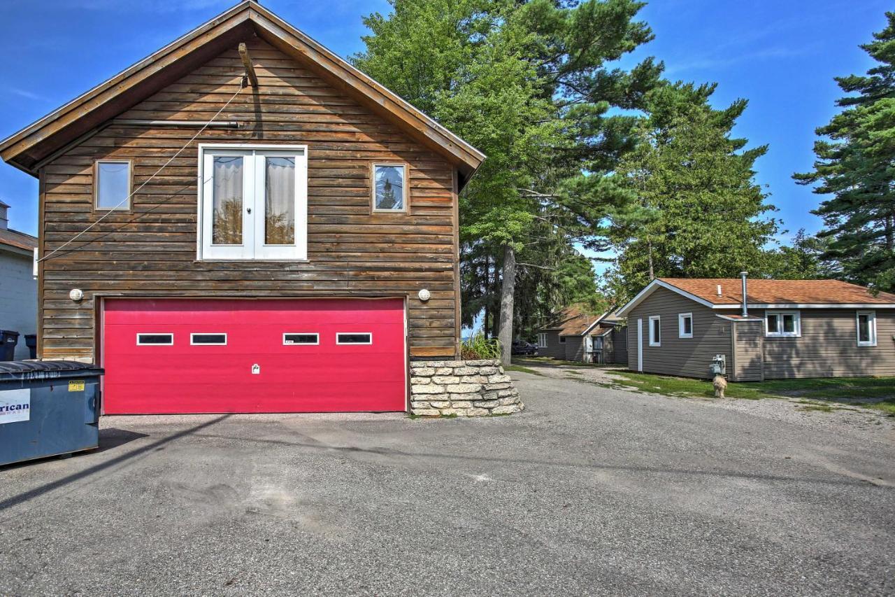 Quaint Studio With Shared Beach Walk To Suttons Bay Exterior foto
